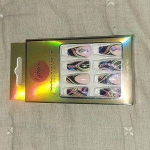 Fashion Press on Nails